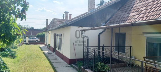 Eladó családi ház, Pécelen 37.9 M Ft, 2 szobás