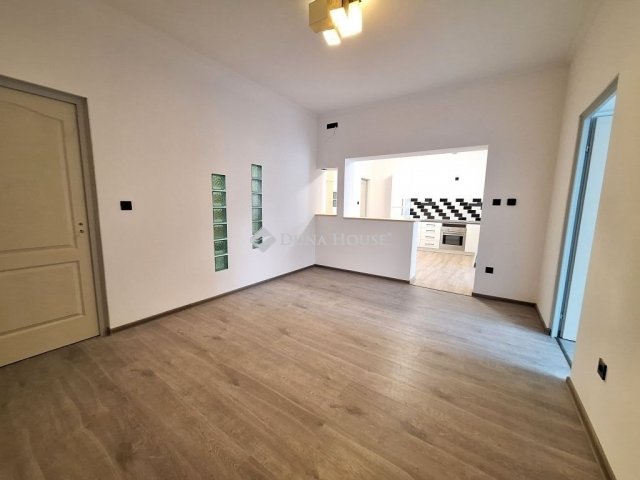 Eladó téglalakás, Kecskeméten 63 M Ft, 4 szobás