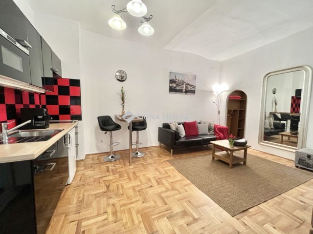 Eladó téglalakás, Budapesten, V. kerületben 104.8 M Ft, 2 szobás