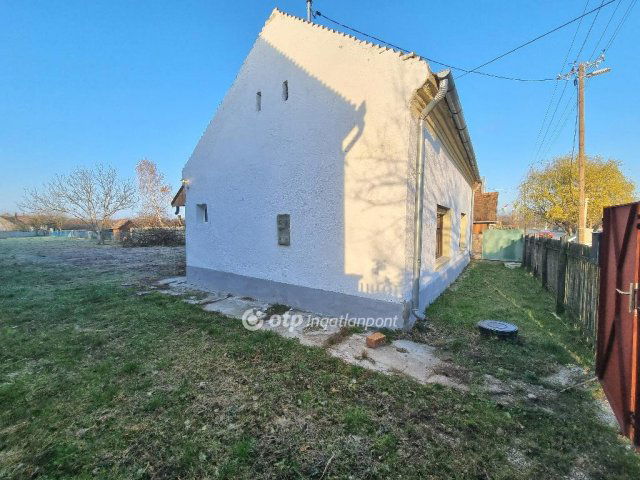 Eladó családi ház, Kemenesszentpéteren 17.3 M Ft, 2 szobás