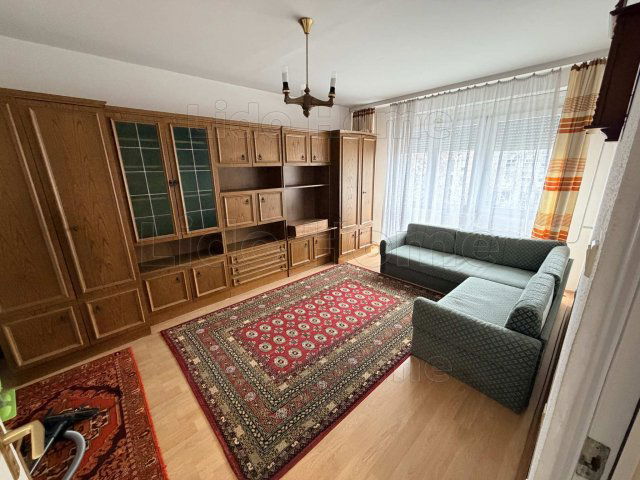 Eladó panellakás, Kaposváron 31.99 M Ft, 2 szobás