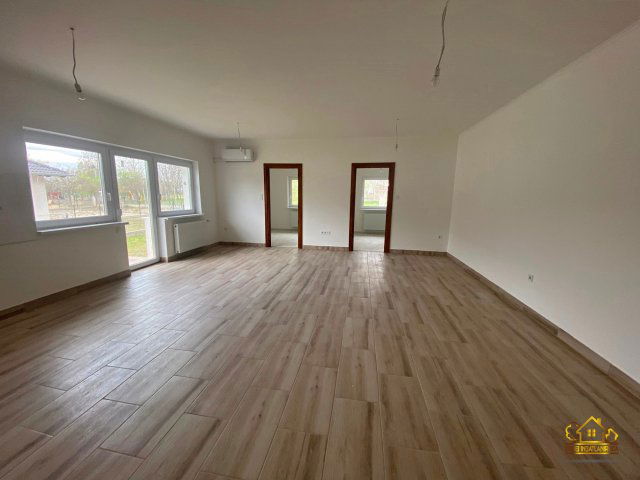 Eladó ikerház, Dunavarsányban 88 M Ft, 5 szobás