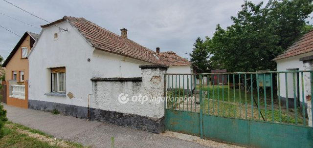 Eladó családi ház, Gyepükajánon 12.9 M Ft, 2 szobás