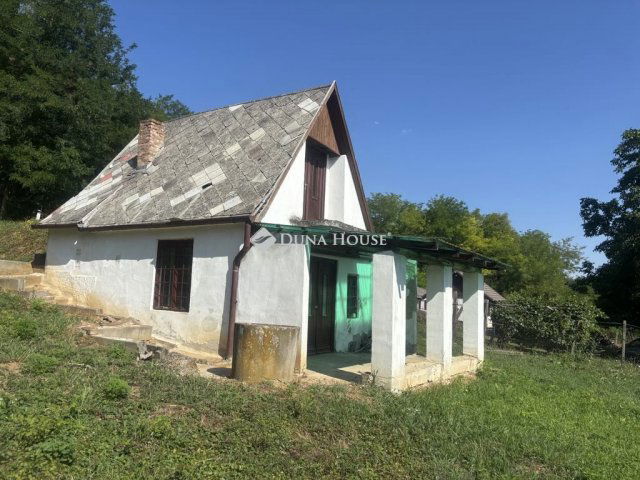 Eladó családi ház, Siklóson 4.9 M Ft, 2 szobás