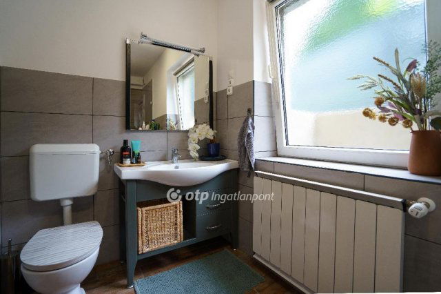 Eladó családi ház, Budapesten, III. kerületben 299.25 M Ft