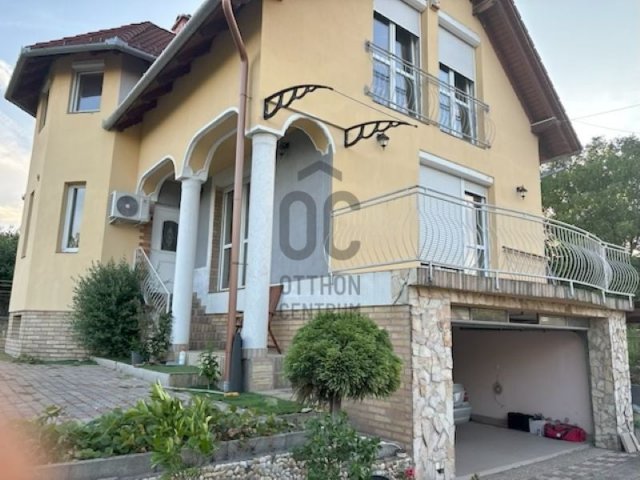Eladó családi ház, Kerepesen 130 M Ft, 4 szobás