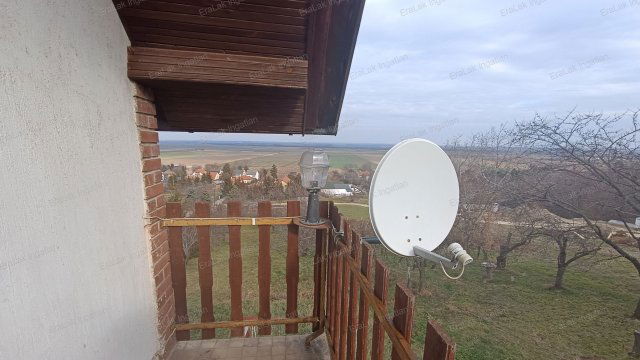 Eladó családi ház, Győrújbaráton, Vadkörte utcában 48.99 M Ft