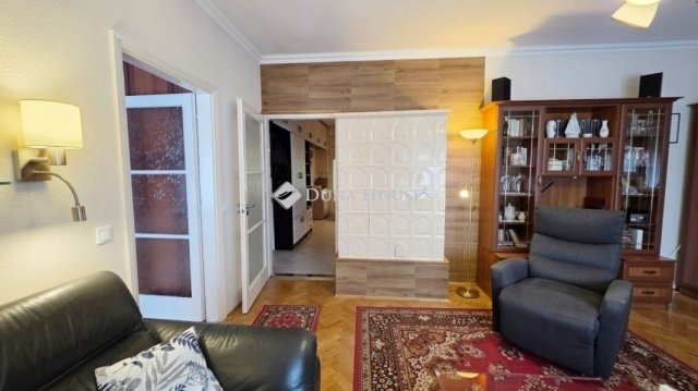 Eladó családi ház, Szombathelyen 96 M Ft, 6 szobás