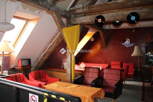 Eladó üzlethelyiség, Pécsett 240 M Ft / költözzbe.hu