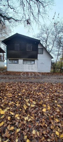 Eladó nyaraló, Baján 11 M Ft, 2 szobás / költözzbe.hu