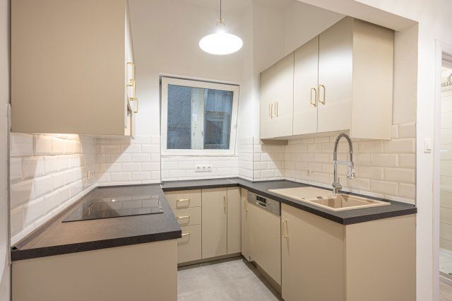 Eladó téglalakás, Budapesten, I. kerületben 89.99 M Ft, 3 szobás