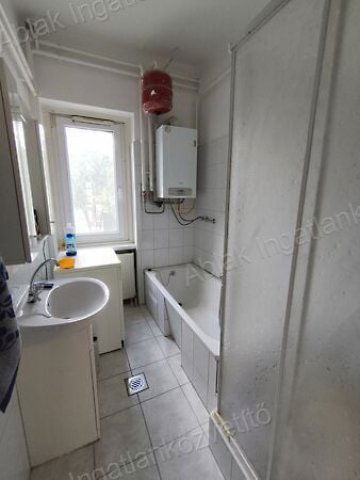 Eladó családi ház, Kecskeméten 88 M Ft, 3 szobás