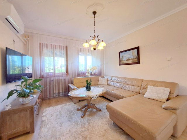 Eladó családi ház, Nyíregyházán 140 M Ft, 6 szobás