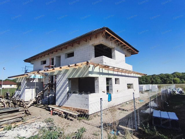 Eladó ikerház, Tordason 94.7 M Ft, 5 szobás