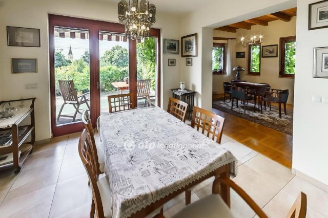 Eladó családi ház, Nadapon 239 M Ft, 5+1 szobás