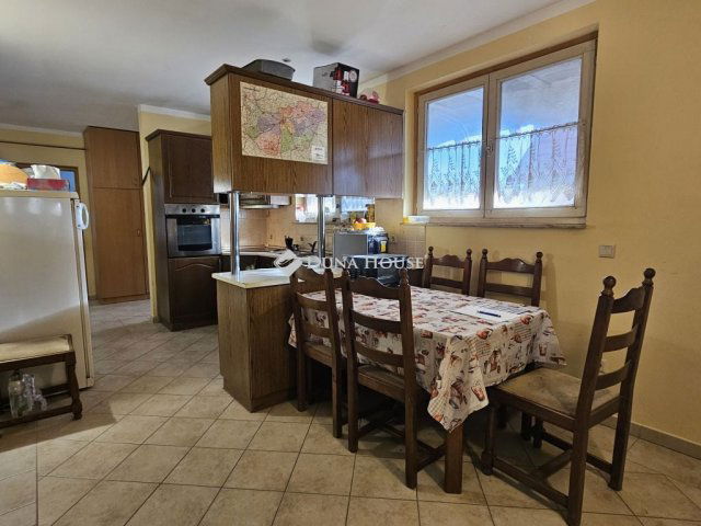 Eladó családi ház, Pécsett 69.9 M Ft, 3 szobás