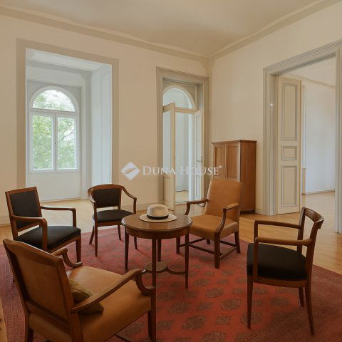 Eladó téglalakás, Budapesten, VI. kerületben, Benczúr utcában