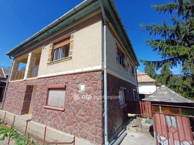 Eladó családi ház, Bükkszéken 39.9 M Ft, 4+2 szobás