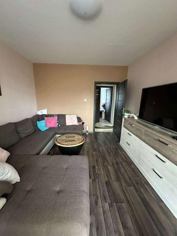 Eladó panellakás, Pécsett 61.5 M Ft, 3+1 szobás