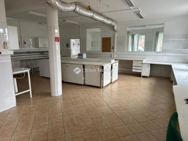 Eladó üzlethelyiség, Kerepesen 150 M Ft / költözzbe.hu