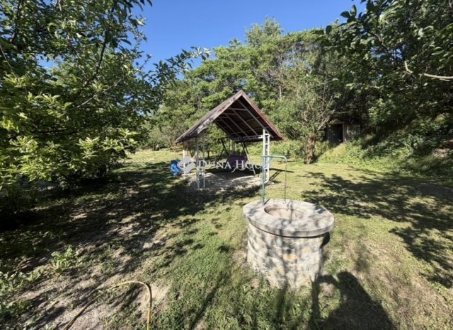 Eladó családi ház, Sárkeresztesen 99.9 M Ft, 7 szobás