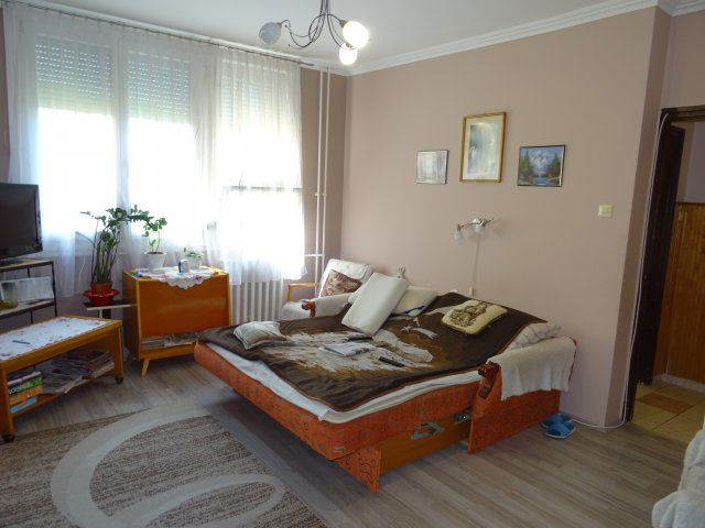 Eladó téglalakás, Szombathelyen 41.99 M Ft, 2+1 szobás