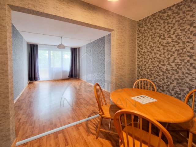 Eladó panellakás, Szombathelyen 39.9 M Ft, 2 szobás