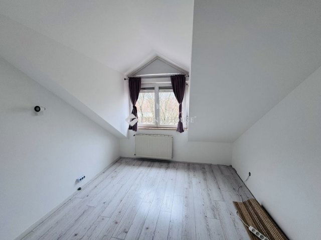 Eladó téglalakás, Pécsett 74.5 M Ft, 3 szobás