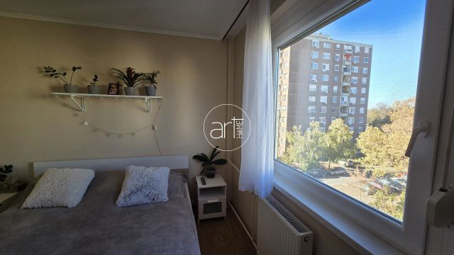 Eladó panellakás, Szegeden 52.99 M Ft, 2 szobás