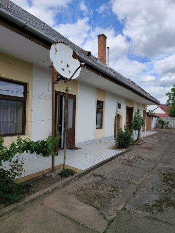 Eladó családi ház, Gyöngyösön 34.99 M Ft, 2 szobás