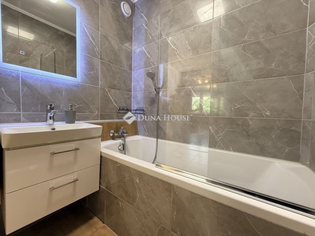 Eladó panellakás, Kecskeméten 53.8 M Ft, 2 szobás