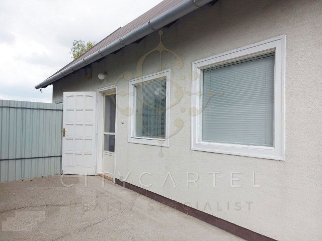 Kiadó családi ház, albérlet, Dunaföldváron 150 E Ft / hó