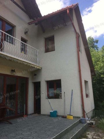 Eladó családi ház, Szigetmonostorban 138 M Ft, 4+2 szobás