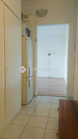 Eladó panellakás, Pécsett 45 M Ft, 2 szobás