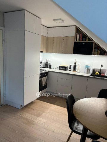 Eladó téglalakás, Budapesten, III. kerületben 85 M Ft, 3 szobás