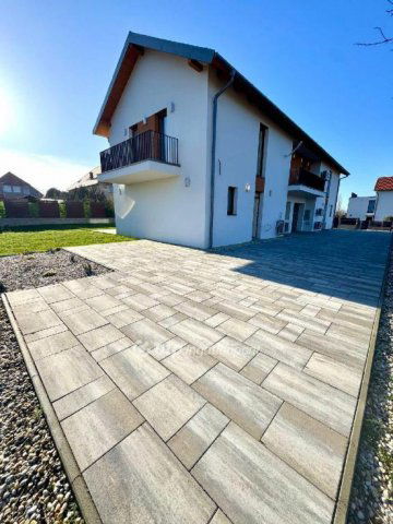 Eladó ikerház, Balatonfüreden 169 M Ft, 2+4 szobás