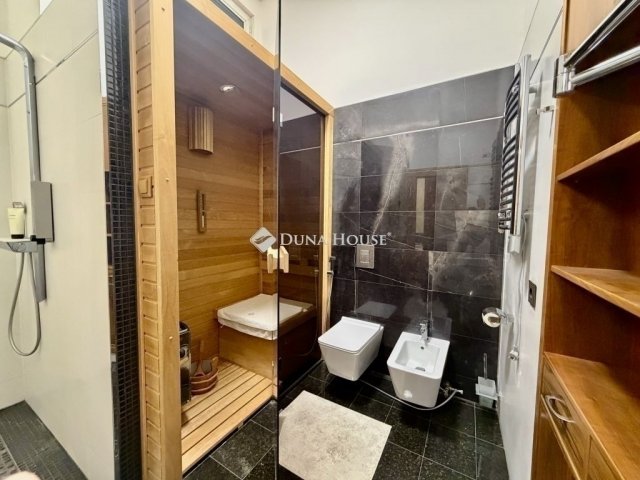 Eladó téglalakás, Budapesten, II. kerületben 159 M Ft, 2 szobás