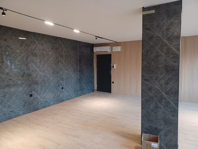 Kiadó iroda, Győrött, Arany János utcában 140 E Ft / hó