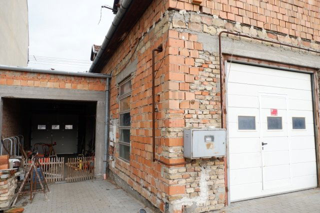 Eladó családi ház, Szegeden 150 M Ft, 4 szobás