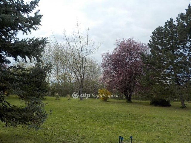 Eladó nyaraló, Szentesen 238 M Ft, 4 szobás