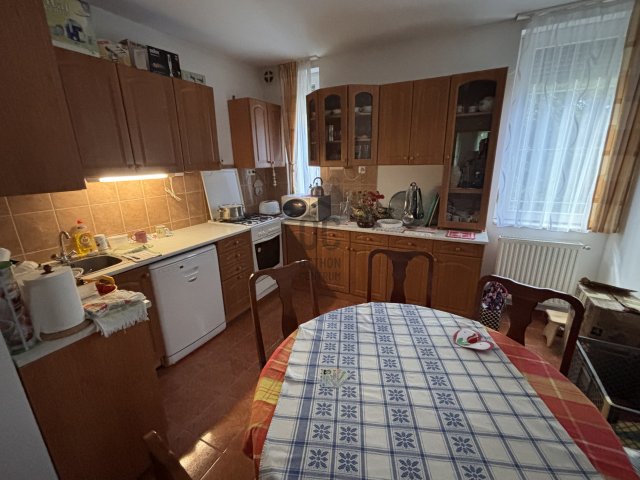 Eladó téglalakás, Várpalotán, Május 1. utcában 54 M Ft
