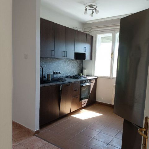 Kiadó téglalakás, albérlet, Debrecenben 260 E Ft / hó, 3 szobás