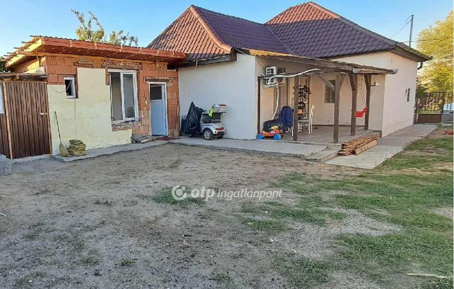 Eladó családi ház, Turán 52.2 M Ft, 3 szobás