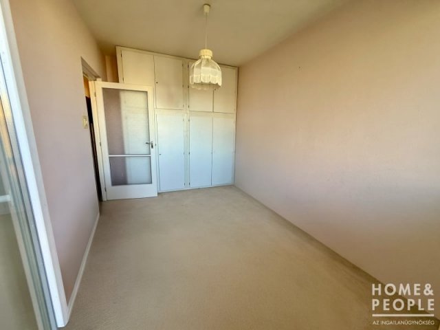 Eladó téglalakás, Szegeden 46.9 M Ft, 2 szobás