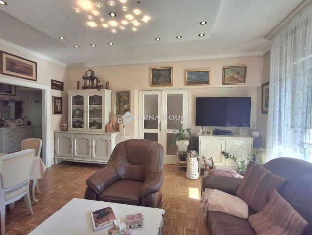 Eladó téglalakás, Debrecenben 114 M Ft, 3 szobás