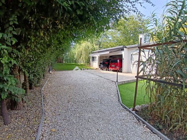 Eladó családi ház, Felcsúton 89.9 M Ft, 3 szobás