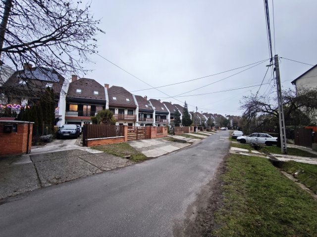 Eladó sorház, Kistarcsán, Vadrózsa utcában 96.8 M Ft, 5 szobás