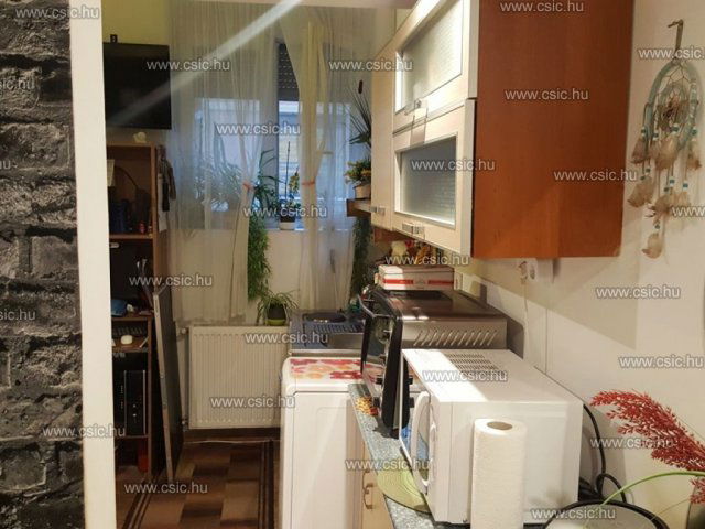 Eladó téglalakás, Budapesten, XV. kerületben 31.9 M Ft, 1 szobás