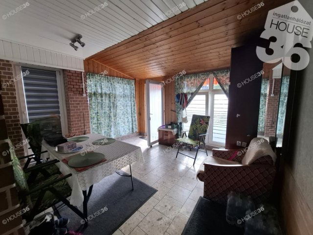 Eladó családi ház, Kiskunlacházán 99 M Ft, 4 szobás