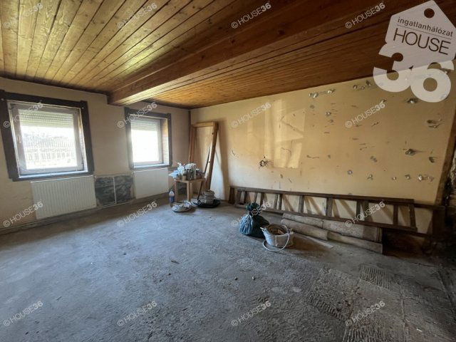 Eladó családi ház, Solton 17.9 M Ft, 3 szobás